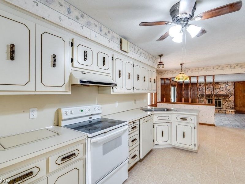 9761 Applewood Drive, North Royalton, OH 44133 Photo 16