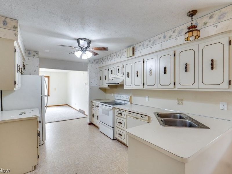 9761 Applewood Drive, North Royalton, OH 44133 Photo 18