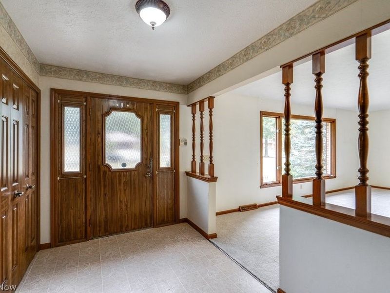 9761 Applewood Drive, North Royalton, OH 44133 Photo 5