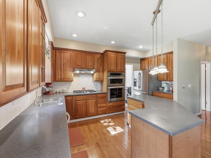 3193 Walkerview Drive , Hilliard, OH 43026 Photo 12