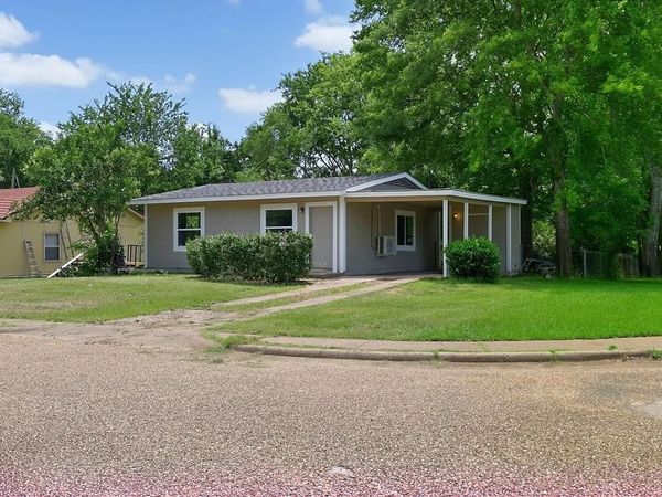 327 Randolph Street , Lone Star, TX 75668