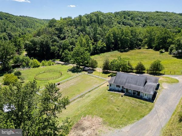 2084 DOUBLE CRIBBS ROAD, BURLINGTON, WV 26710