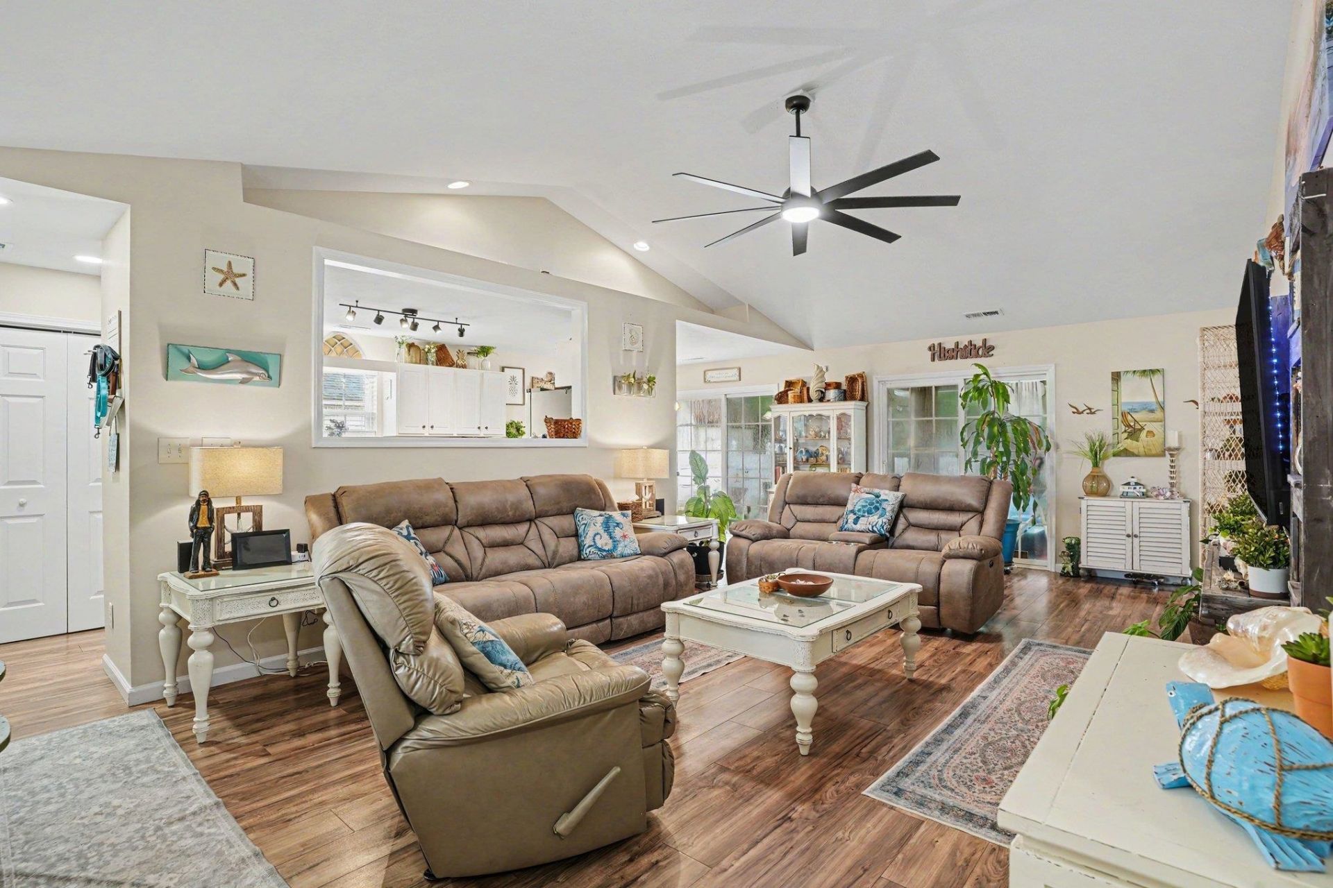 9788 Conifer Ln. Photo 10