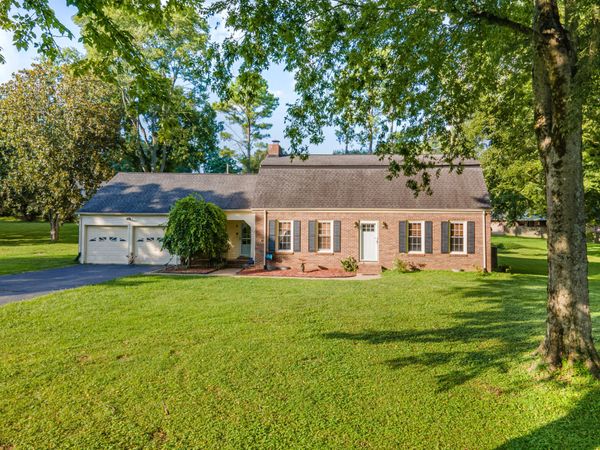 105 Cayce Valley Dr, Columbia, TN 38401