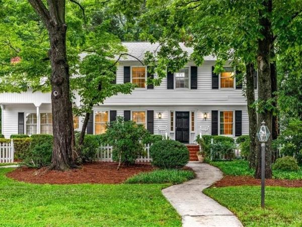 903 Fairgreen Road , Greensboro, NC 27410