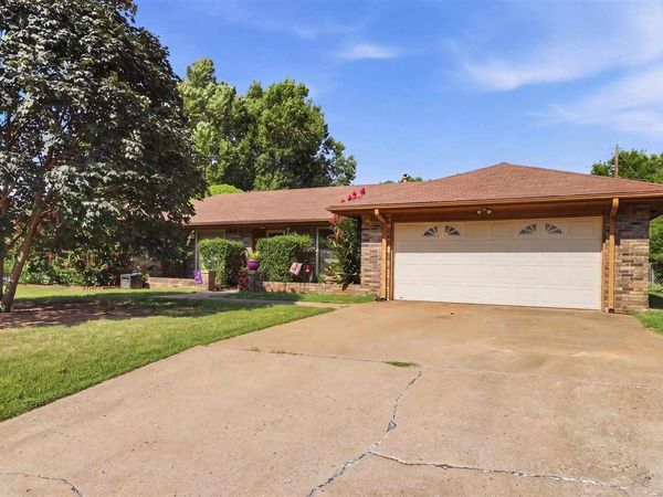 910 N Benjamin Street, Stillwater, OK 74075