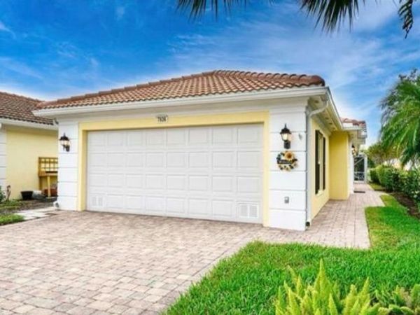 7936 Umberto Court, Naples, FL 34114