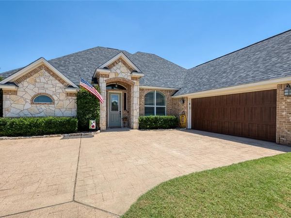 2821 Willow Ridge Circle , Granbury, TX 76049