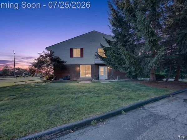 51116 S Foster Road, Chesterfield Twp, MI 48047