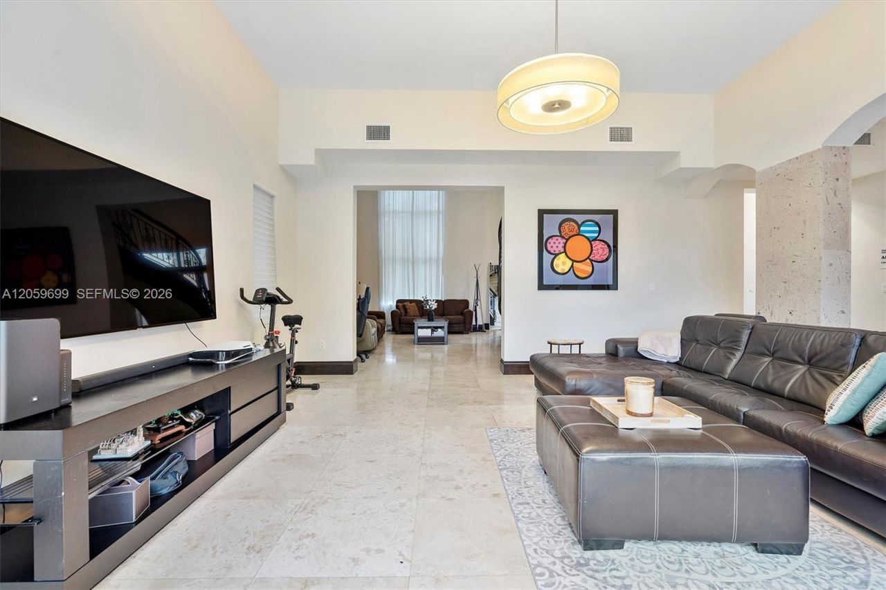 18825 N Bay Rd , Sunny Isles Beach, FL 33160 Photo