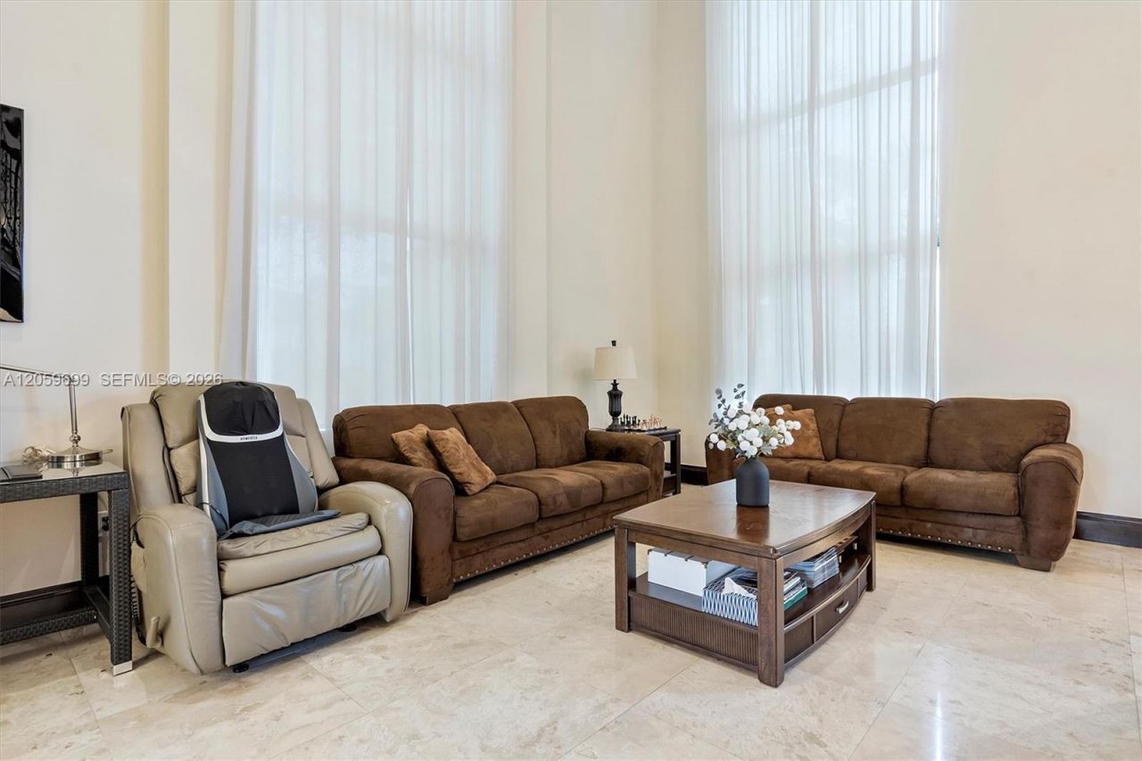 18825 N Bay Rd , Sunny Isles Beach, FL 33160 Photo