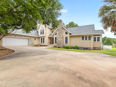 1120 Waters Edge Drive, Summerton, SC 29148