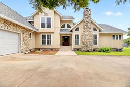 1120 Waters Edge Drive photo 4