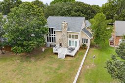 1120 Waters Edge Drive photo 4