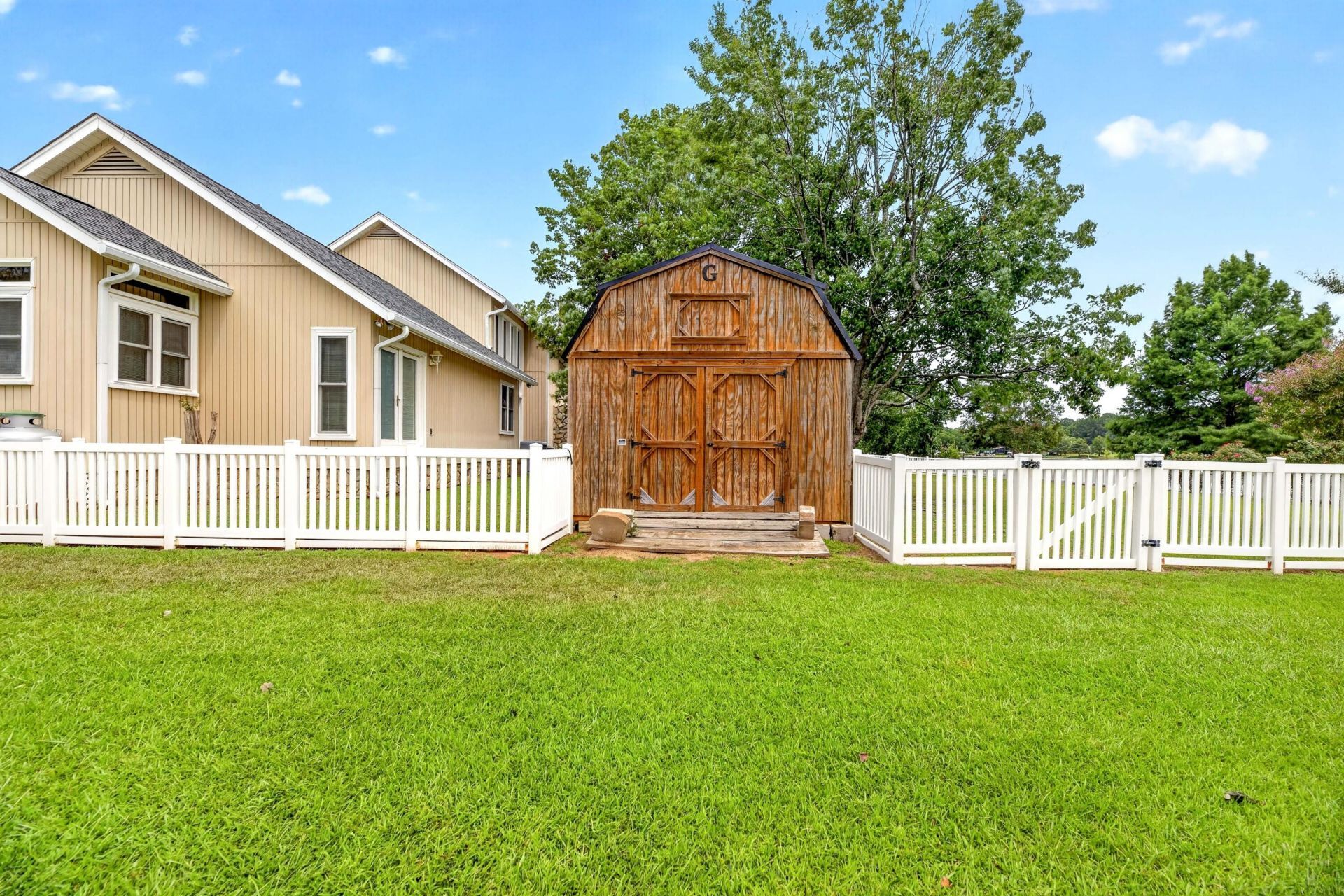 1120 Waters Edge Drive Photo 9