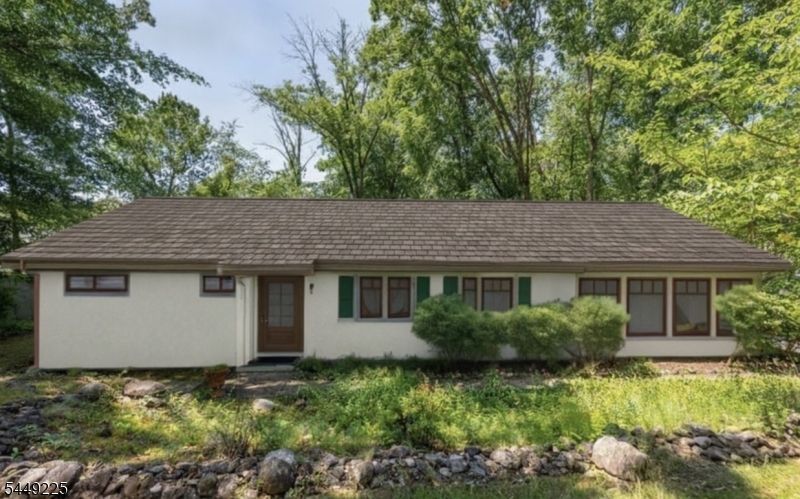 53 Old Wood Rd, Morris Plains, NJ 07950 Main Photo