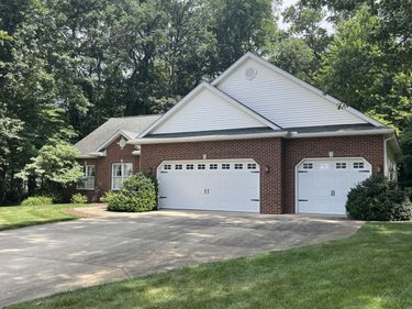 25464 Joelle Court, Edwardsburg, MI 49112