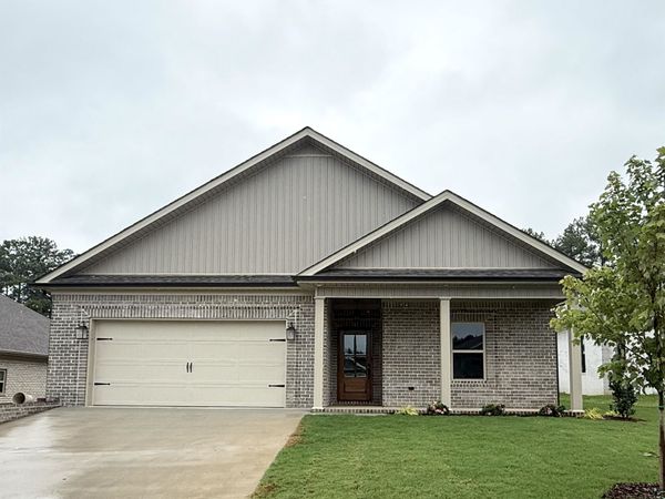 129 Silver Leaf Ln, Florence, AL 35633