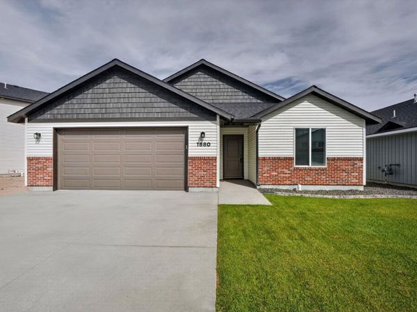 1880 Brynwood Ave, Chubbuck, ID 83202