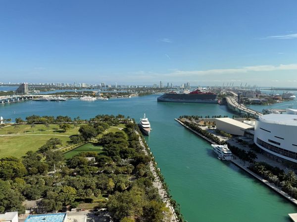 900 Biscayne Boulevard, Unit 2807, Miami, FL 33132