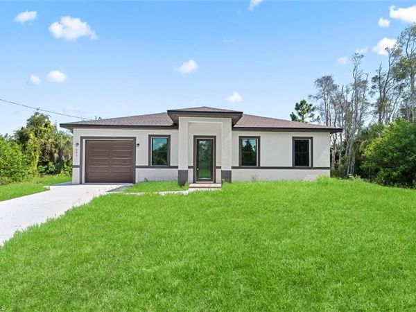 991 Plantation RD, LEHIGH ACRES, FL 33974