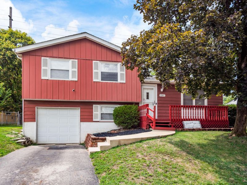 2307 Topaz Drive, Grove City, OH 43123 Photo 1