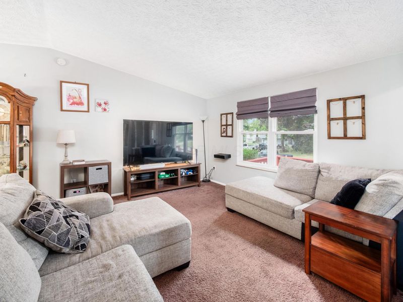2307 Topaz Drive, Grove City, OH 43123 Photo 6