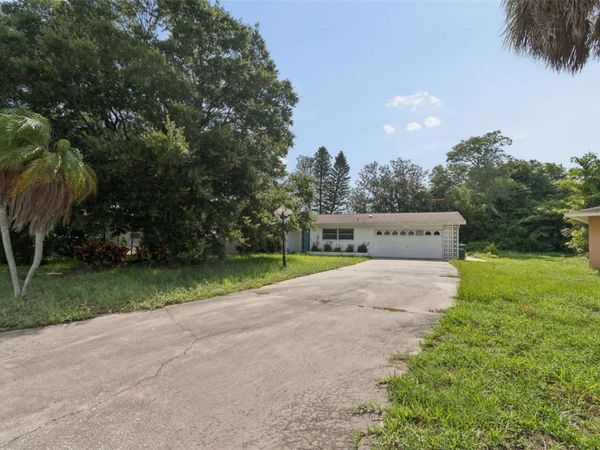 11435 OVAL DRIVE E, LARGO, FL 33774