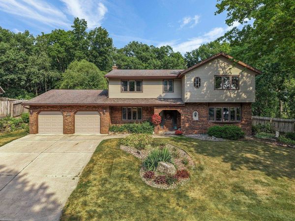 6211 Indian Mound Drive, McFarland, WI 53558