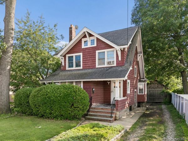 6 Forest Avenue, Valley Stream, NY 11581
