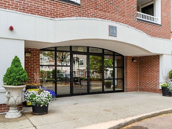 318 Rindge Ave, Unit 204, Cambridge, MA 02140