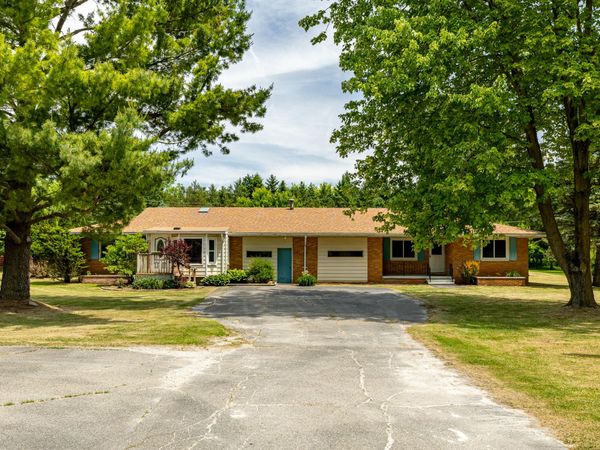 6272 Earhart Road, Ann Arbor, MI 48105