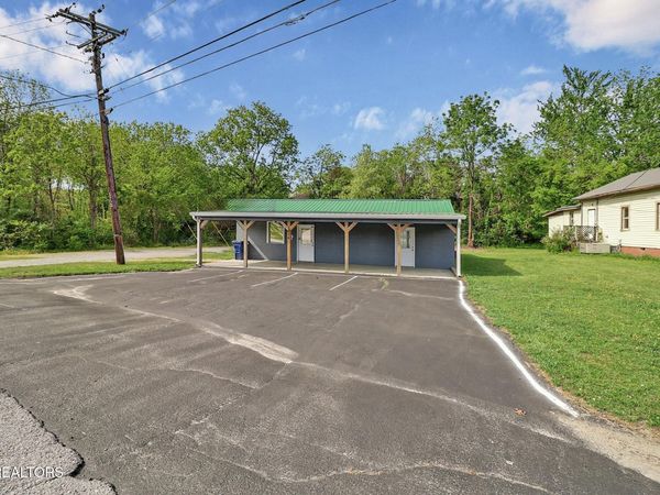 1074 S Main St, Crossville, TN 38555