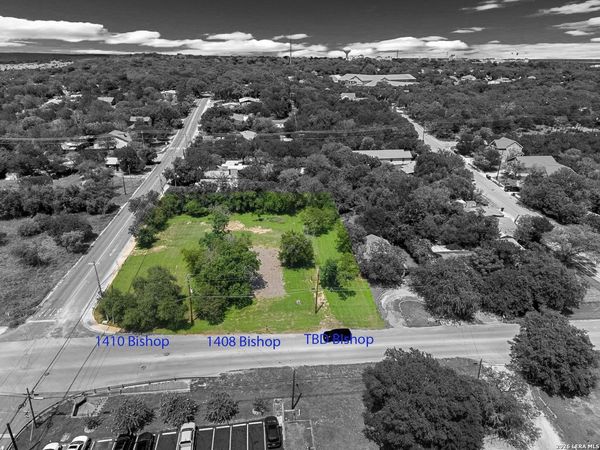 1408 N Bishop, San Marcos, TX 78666