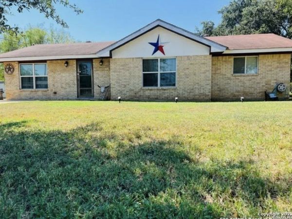 305 E HUGO ST, Dilley, TX 78017