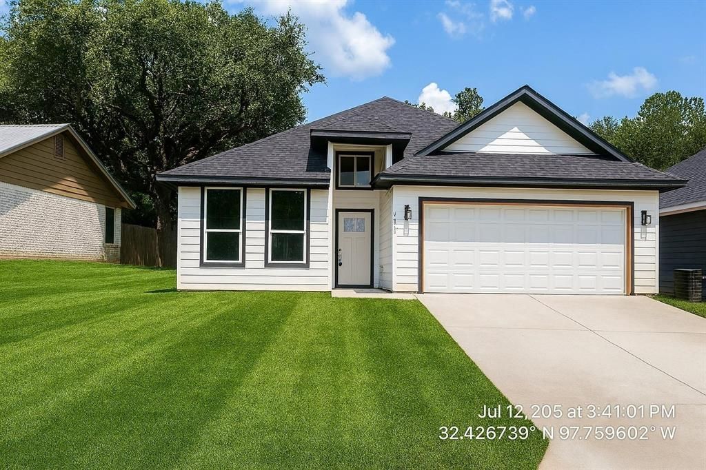 1023 Mustang Trail, Granbury, TX 76049 Main Photo