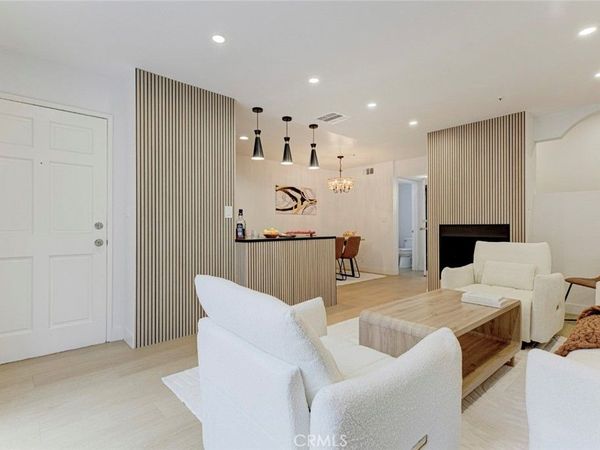 15044 Nordhoff Street, Unit 8, North Hills, CA 91343