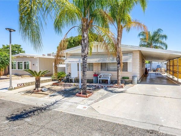 471 Santa Clara, Hemet, CA 92543