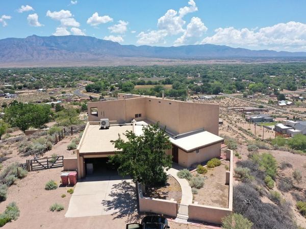337 Chimaja Road , Corrales, NM 87048