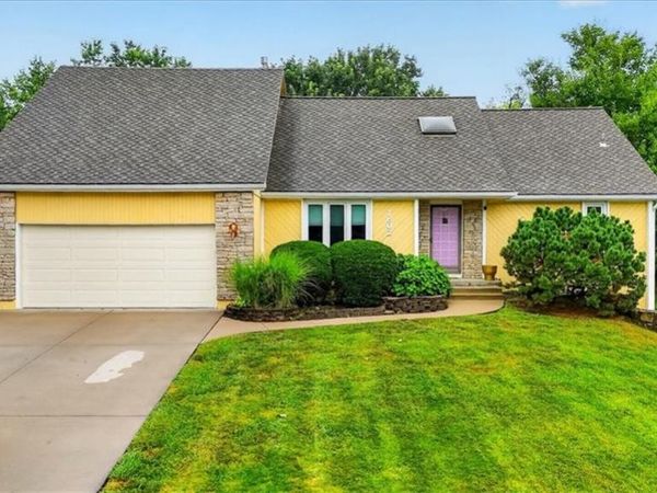 7602 Parkhill Street, Shawnee, KS 66216
