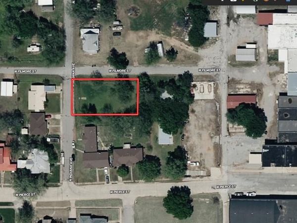 227 W Pierce Street, Mangum, OK 73554