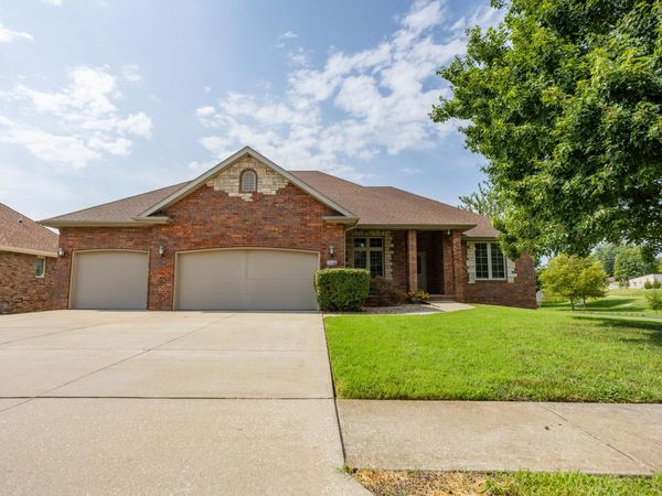 1110 E Charles Street , Republic, MO 65738