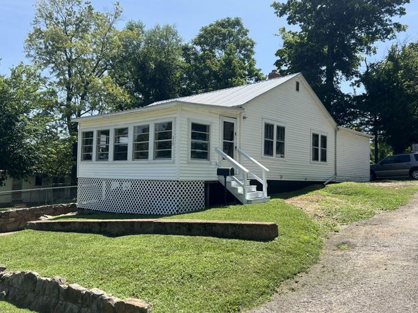 519 Spruce Street , Thayer, MO 65791