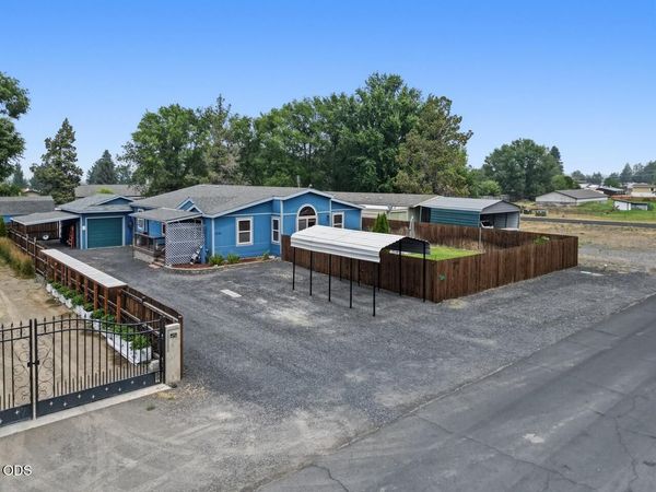 3737 NW Oak Avenue, Redmond, OR 97756