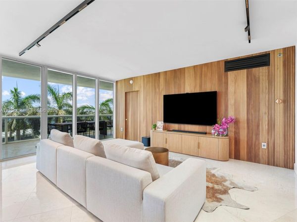 400 Alton Rd, Unit 808, Miami Beach, FL 33139