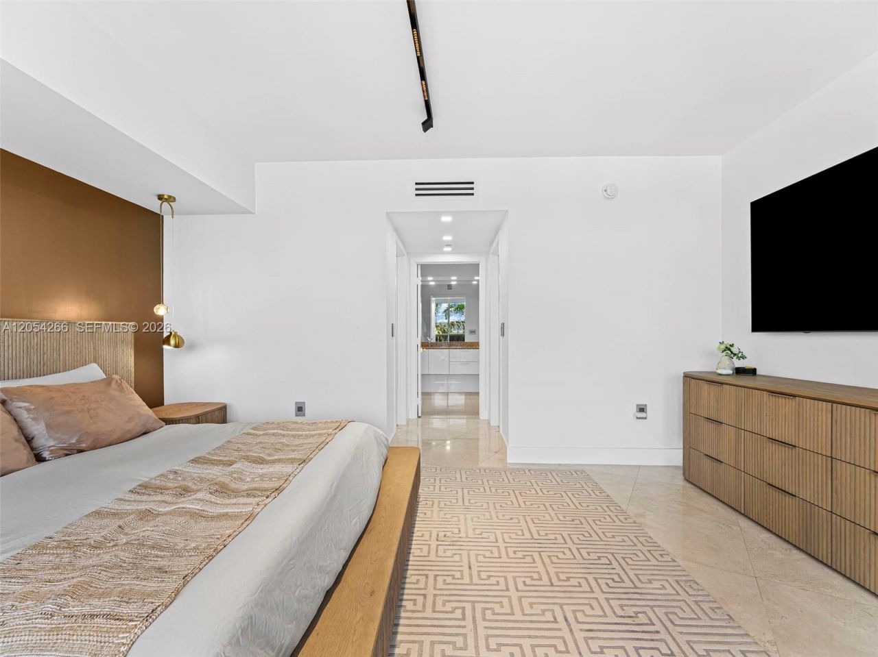 400 Alton Rd , Unit 808, Miami Beach, FL 33139 Photo