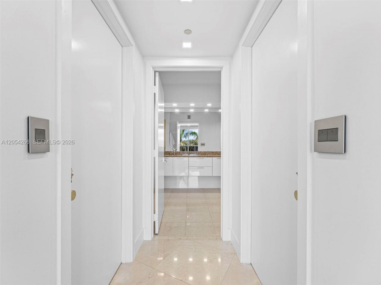 400 Alton Rd , Unit 808, Miami Beach, FL 33139 Photo