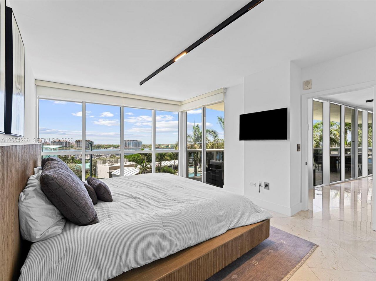 400 Alton Rd , Unit 808, Miami Beach, FL 33139 Photo