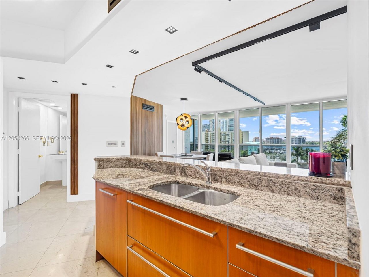 400 Alton Rd , Unit 808, Miami Beach, FL 33139 Photo