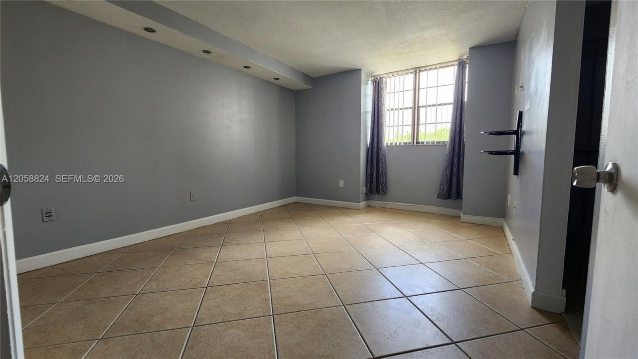 10985 SW 107th St, Unit 304, Miami, FL 33176 Photo